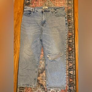 Abercrombie & Fitch Ultra High Rise Ankle Straight Size 34S